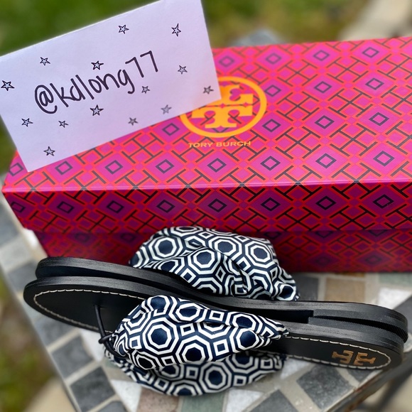 Tory Burch Carson Flip Flops - Picture 6 of 8